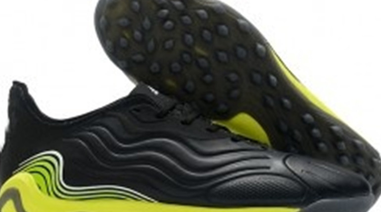 Сороконіжки для футболу Адідас: яку краще обрати лінійку Adidas