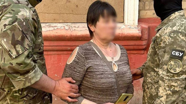 На Донеччині затримано інформаторку, що здавала позиції ЗСУ