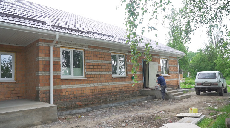 У Центрі ВПО в Солдатському завершується ремонт: туди приїхали перші переселенці з Великої Писарівки