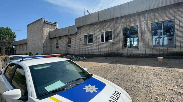 Поліція показала наслідки обстрілу Нікополя минулої доби