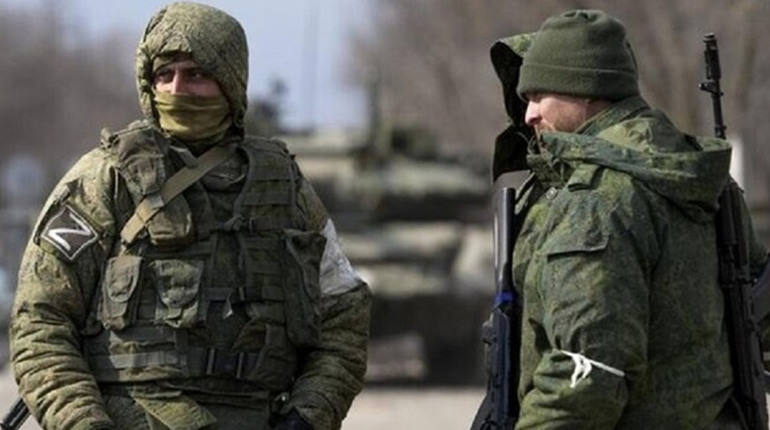 У Скадовську окупанти ходять по будинках місцевих мешканців у пошуку партизанів