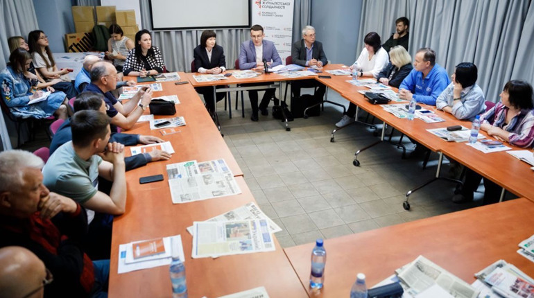 Довгоочікувана зустріч: журналісти Харківщини обговорили новий досвід роботи