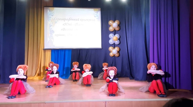 У Конотопі відбувся концерт «Діти України – за мир». Як юні конотопці допомагають ЗСУ