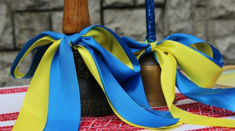 Про останні дзвоники, випускні вечори та канікули