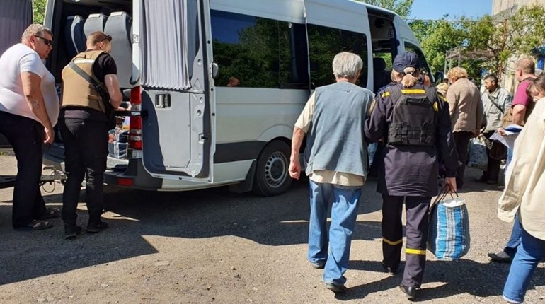 З Торецька евакуювали ще 15 дітей