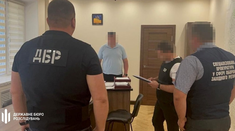 Чиновник Держгеокадастру Хмельницької області підозрюється у зловживанні владою