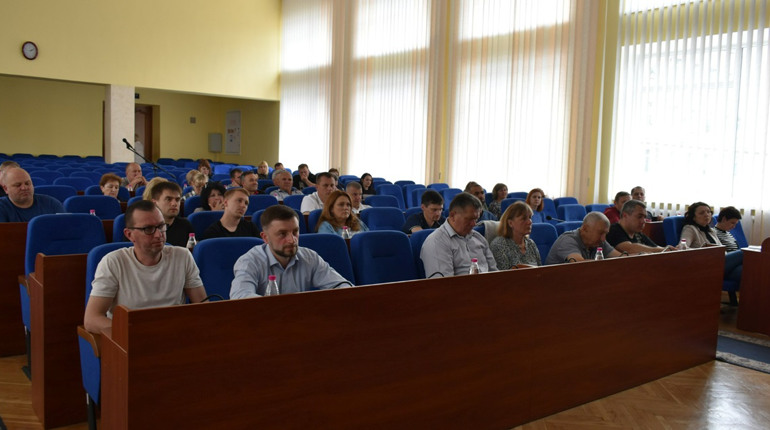 Матеріальна допомога Херсонщині та звягелянам: позачергова сесія міської ради