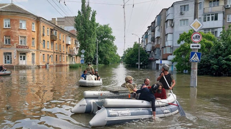 Як допомогти постраждалим від катастрофи на Каховській ГЕС? Список корисних посилань
