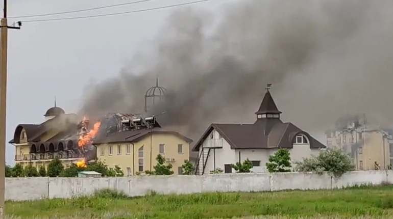 Ракетний удар по окупантах на Арабатській стрілці: призив до евакуації росіян та колаборантів