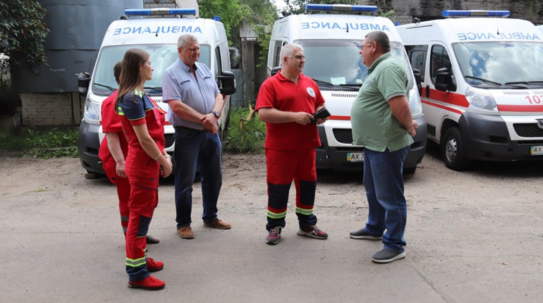 Лозова отримала новий автомобіль та зарядні станції. Кому надійшло