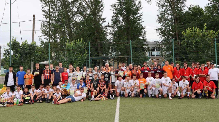 Спортсмени Добропілля взяли участь в турнірі з міні-футболу. Які місця зайняли