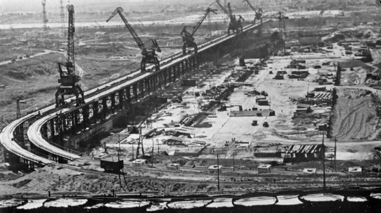 Що було поховано під товщею вод Каховського моря?