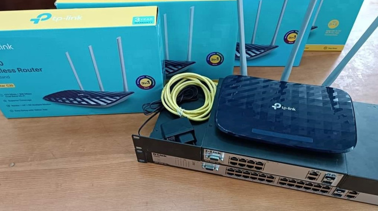 Школи Тростянеччини отримали Wi-Fi роутери від благодійників із Литви