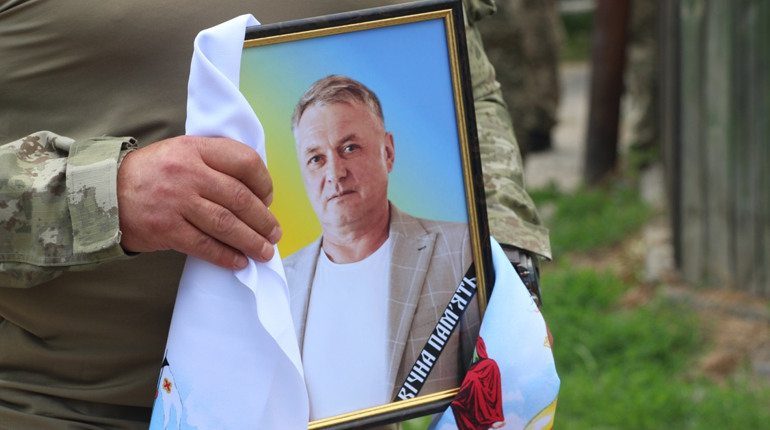 У Гадячі попрощалися із загиблим на Донеччині Анатолієм Лисаком