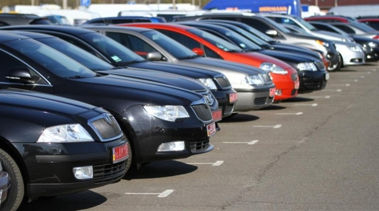 Чи принесе економія ще більші витрати: чому авто на іноземних номерах потрібно розмитнити?