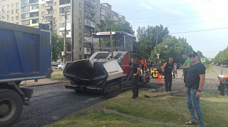 В Добропіллі ремонтують дороги. Де проходять роботи