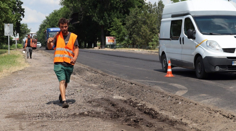 Виїзд на Підгородну з Київської у Первомайську ремонтують: фото