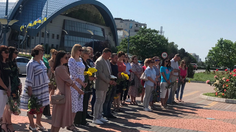 В Южному вшанували пам’ять загиблих у Другій світовій війні (ФОТО)