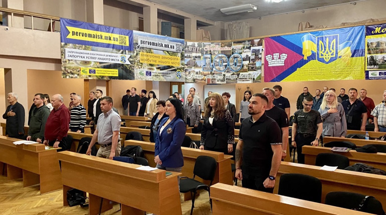 Трьом депутатам Первомайської міської ради сесія має надати дозвіл на відрядження за кордон