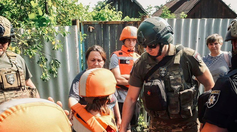 З Торецька волонтери вивезли чотирьох дітей