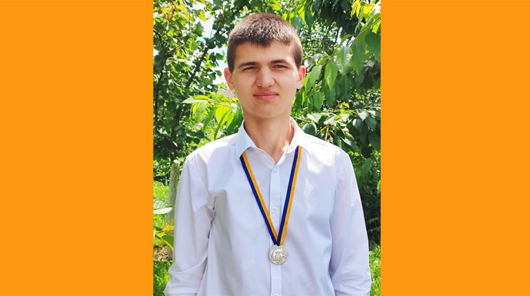 Учень звичайної сільської школи на Чортківщині склав мультитест з англійської на 200 балів