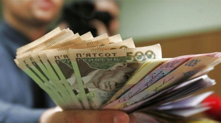 Від 10 до 60 тисяч гривень: яку роботу пропонують в Сарнах у липні