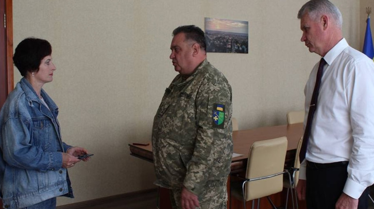 "За взірцевість у військовій службі": дружині полеглого воїна Олександра Явтушенка вручили нагороду