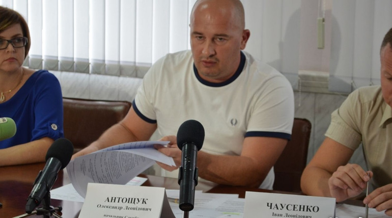 Очільник Служби відновлення Миколаївщини відмовився показувати ціну асфальту у тендері на 435 млн