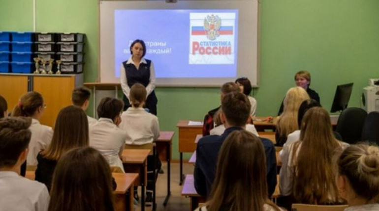 Окупанти планують новий навчальний рік