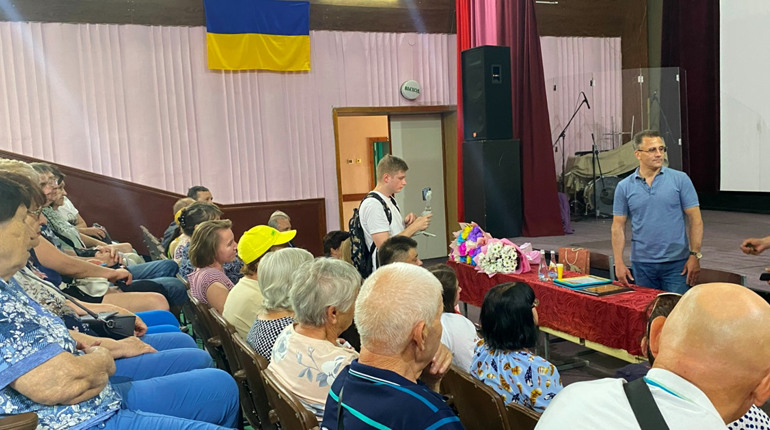 Голова ВЦА окупованої Попасної зустрівся з громадою у Жовтих Водах: відео