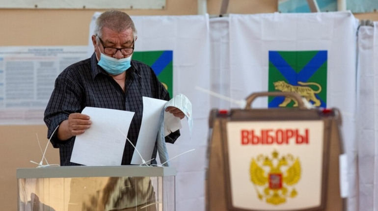 Аби сфальсифікувати результати виборів у Запорізькій області, окупанти дозволили голосувати росіянам