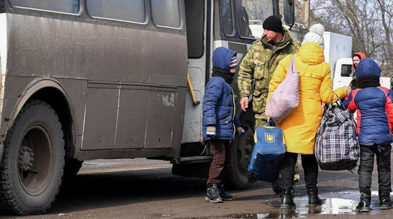Росіяни розганяють фейки про платну евакуацію людей з прикордонної зони