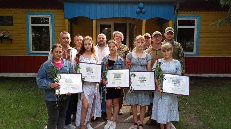 Учні Сарненського району отримали грамоти від Валерія Залужного