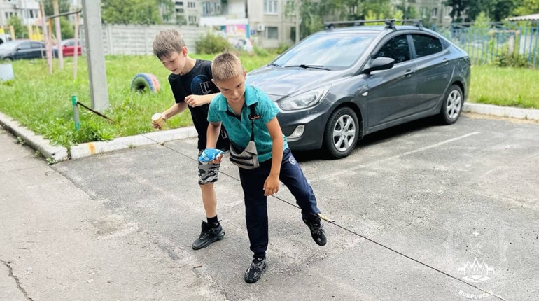 В Покровську почали боротьбу з загородженнями на паркувальних майданчиках. Для чого