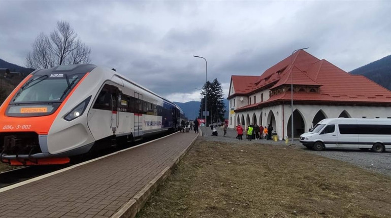 "Гірськи шатли" зі Львова до Рахіва. Розклад