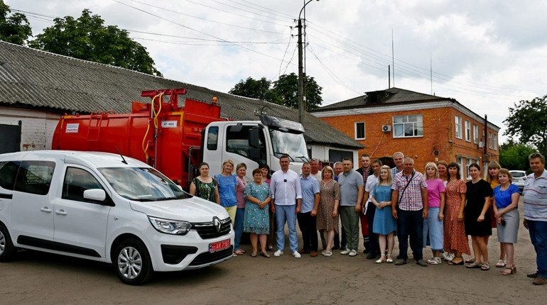 Два комунальні підприємства Ніжина поповнили свої автопарки