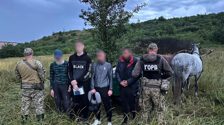 На Одещині затримали іноземця, який незаконно переправляв за кордон чоловіків на конях (ФОТО)