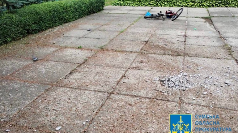 Окупанти скинули вибухівку у центр Середино-Буди. Є постраждалі