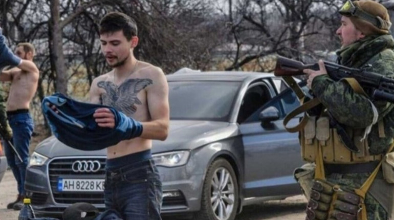 Новий вид фільтрації у Мелітополі: карають за музику та архівні фото