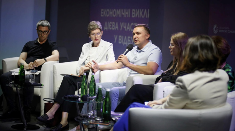 Міський голова Ніжина взяв участь в Українському Жіночому Конгресі