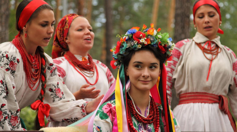 Де можна знайти календар свят та історію як виникла ідея святкування кожної події