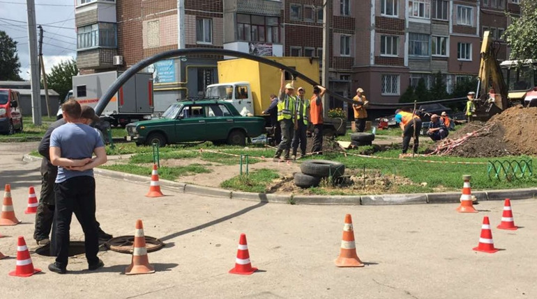 У Лозовій до вечора 27 липня через ремонт трубопроводу не буде води. За якими адресами