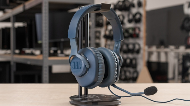Огляд гарнітури JBL Quantum 200: гідний варіант для шанувальників відеоігор