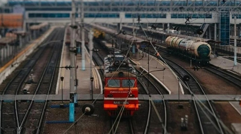 Окупанти у тестовому режимі запускають електричку Генічеськ-Джанкой