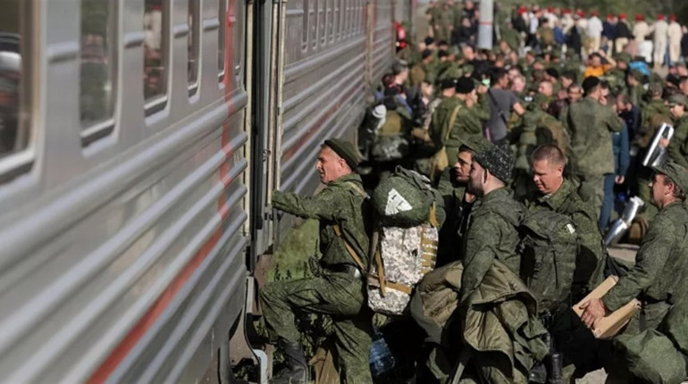 Росія знову перекидає на фронт непідготовлених мобілізованих. На Луганщину прибули чергові "чмобіки"
