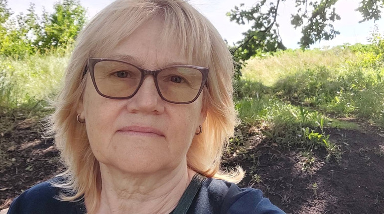 Виїжджали з Попасної під обстрілами. Насипали тваринам корму на тиждень, бо сподівалися повернутися