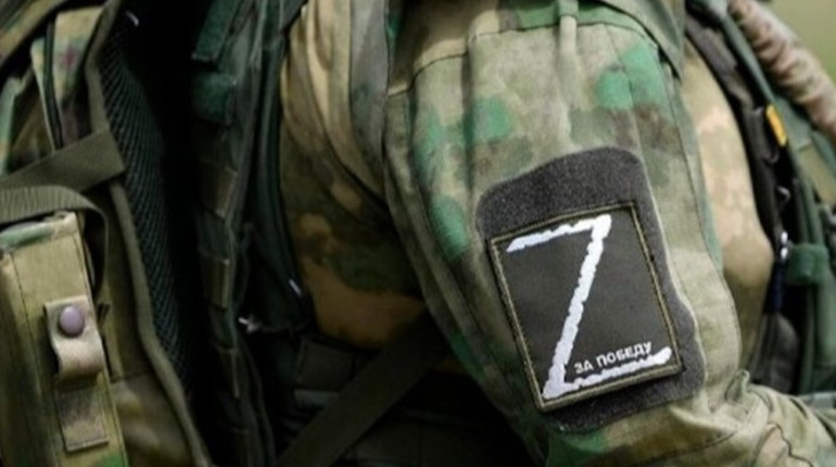 В Енергодарі російські військові під час обшуків викрадають гроші цивільних