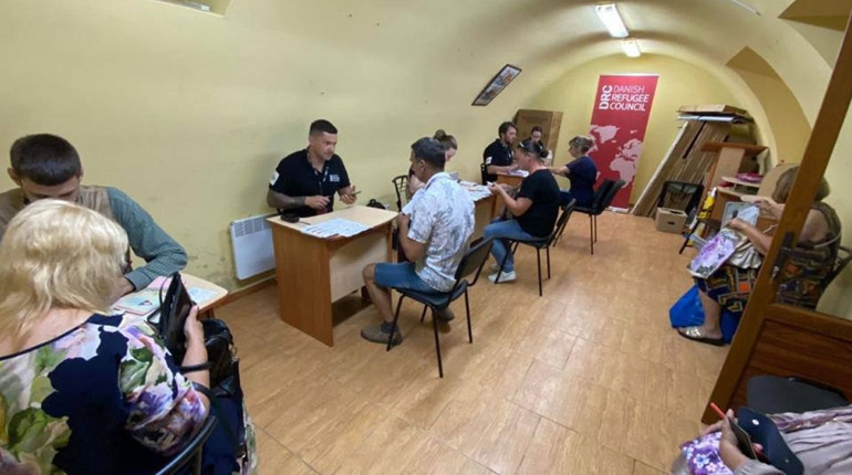 У Херсоні виплатили першу допомогу від Європейського Союзу постраждалим внаслідок підтоплення