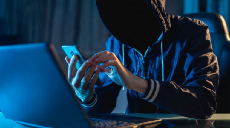 Онлайн-шахраї: жителька Чернігівщини втратила понад 90 тисяч гривень у соцмережі