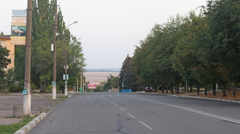 Побачили обміліле водосховище на власні очі: про візит волонтерів з Києва до Нікополя
